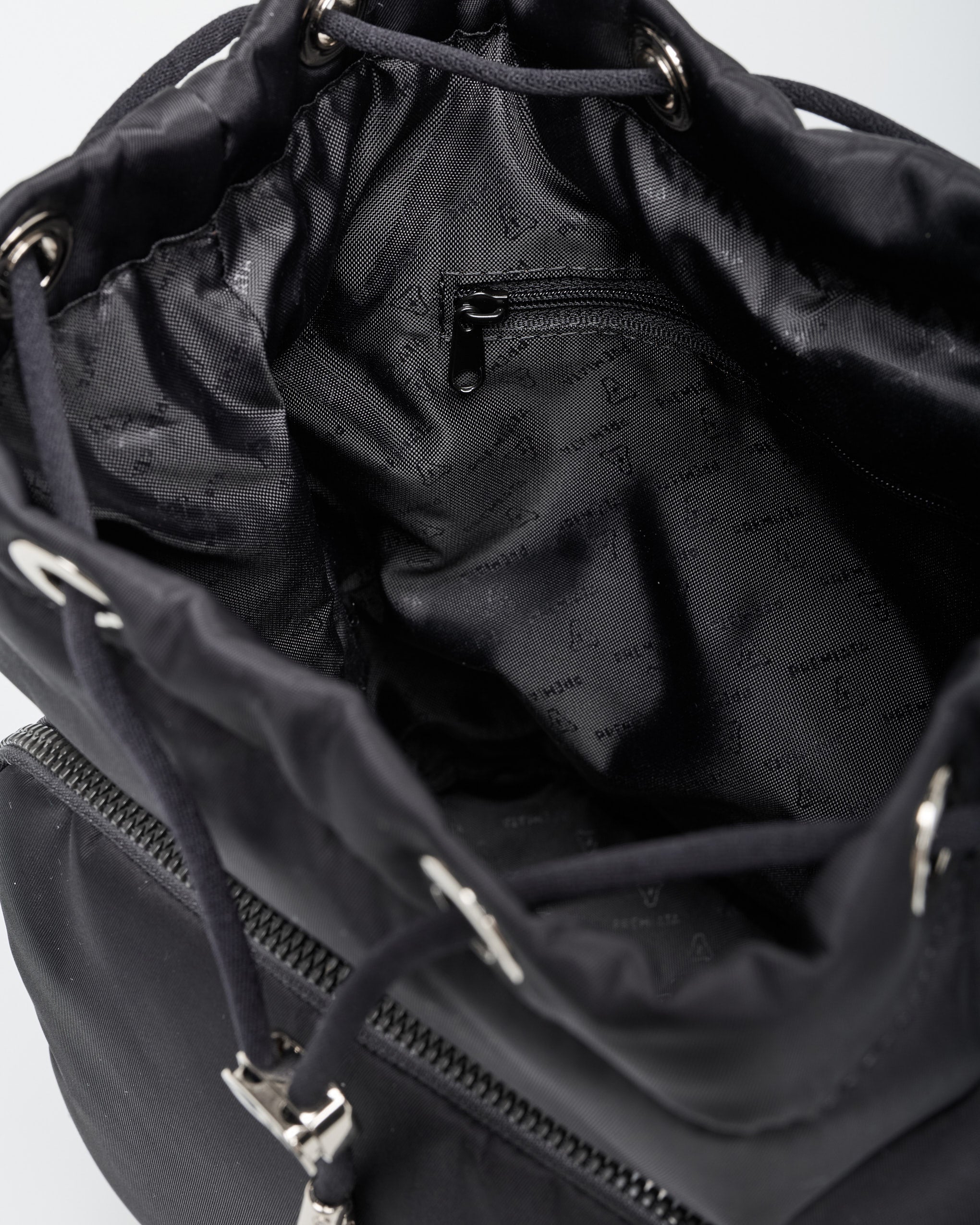 premiata-mia-2135-beuteltasche-schwarz image 3